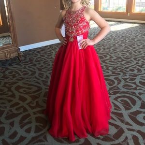 Tiffany pageant gown sz 6